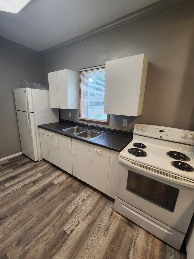 417 Taylor Ave in Charleston, IL - Building Photo - Building Photo