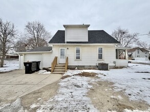 1014 10th St in Beloit, WI - Building Photo - Building Photo