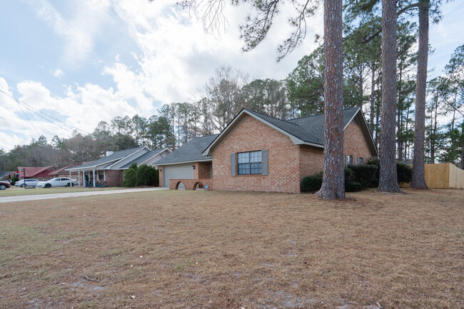 701 Little John Dr in Hinesville, GA - Building Photo - Building Photo