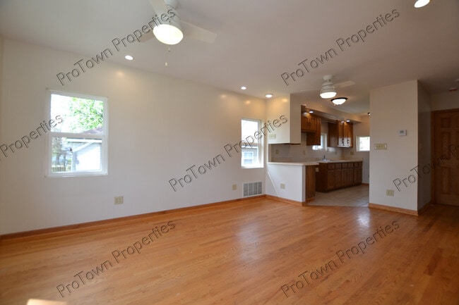 213 Hyde Park St in Joliet, IL - Building Photo - Building Photo