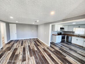 3238 Townsend Blvd in Jacksonville, FL - Building Photo - Building Photo