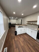 810 E 8th St, Unit #1 - Ground Floor in Muscatine, IA - Building Photo