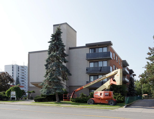 Park Plaza in Hamilton, ON - Building Photo - Building Photo