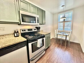 2021 Key Blvd, Unit 12617 in Arlington, VA - Foto de edificio - Building Photo
