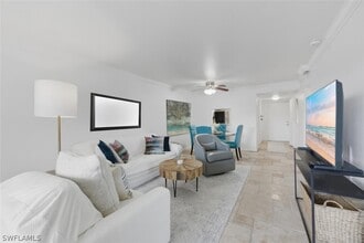 3030 Binnacle Dr in Naples, FL - Building Photo - Building Photo