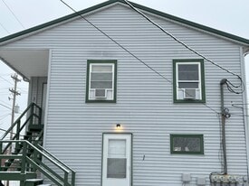 335 W State St, Unit Apt 3 in Athens, OH - Building Photo