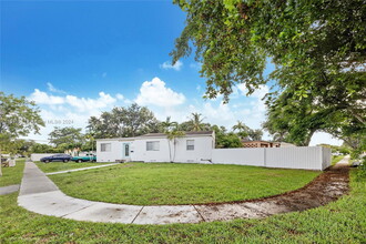 1505 NE 140th St in North Miami, FL - Building Photo - Building Photo