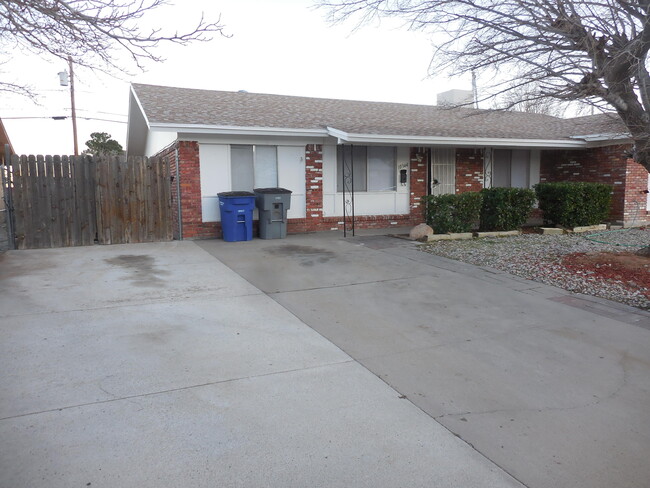 10344 Bon Aire Dr in El Paso, TX - Building Photo - Building Photo