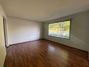 1530 N Hershey Rd in Bloomington, IL - Building Photo - Building Photo