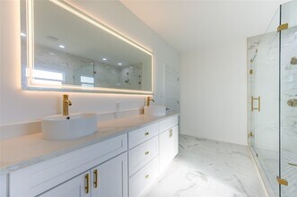21201 Scissor Tail Ln in Jamaica Beach, TX - Building Photo - Building Photo