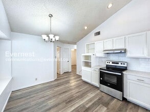 10207 Raven Field Dr in San Antonio, TX - Building Photo - Building Photo