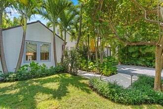 365 Hibiscus Ave in Palm Beach, FL - Building Photo - Building Photo