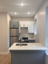 269 Martin Luther King Jr Dr, Unit 2C in Jersey City, NJ - Building Photo