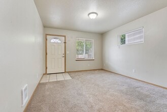 12588 SE Ramona St in Portland, OR - Building Photo - Building Photo