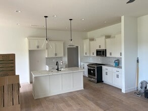 1281 W Sage Ct in Springfield, MO - Building Photo - Building Photo