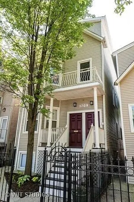 1709 W Fletcher St, Unit #2 in Chicago, IL - Building Photo