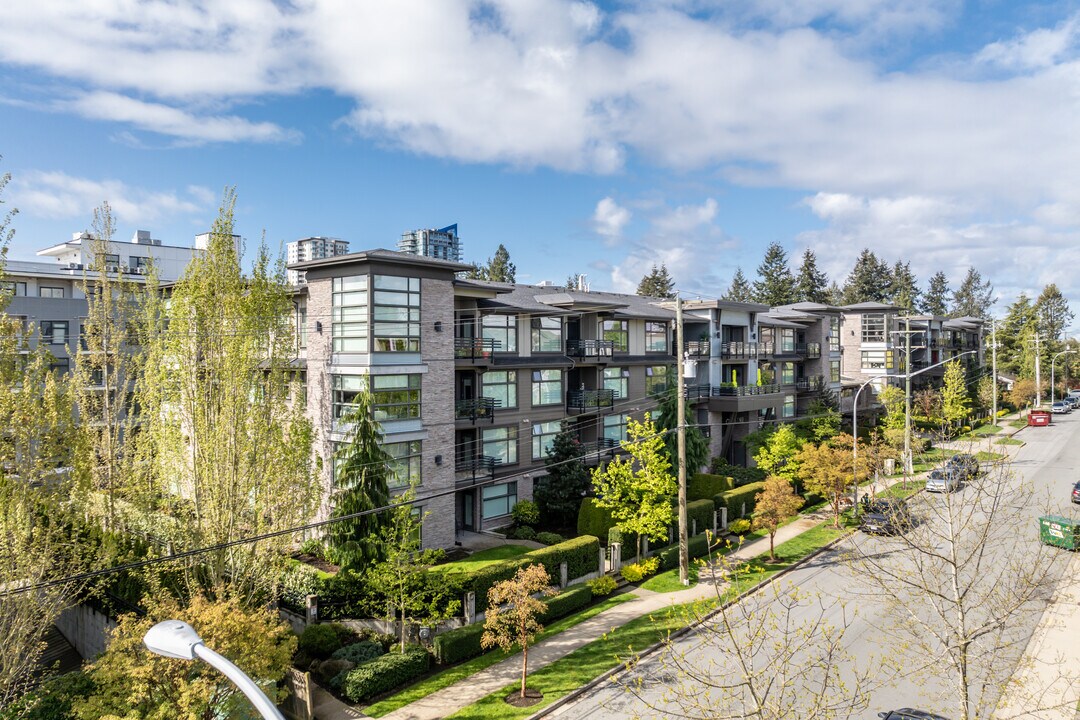 Gemini in Surrey, BC - Building Photo