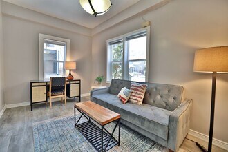 2813 Garfield Ave in Minneapolis, MN - Building Photo - Building Photo