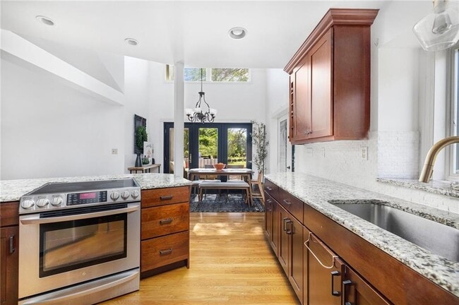 581 Middle Rd in Portsmouth, RI - Building Photo - Building Photo