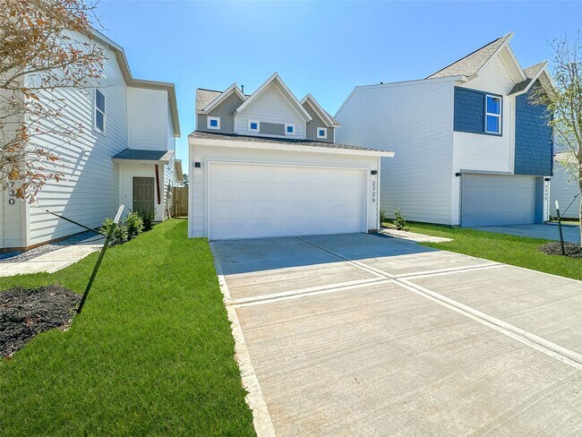 824 Waxahachie St in Conroe, TX - Building Photo - Building Photo