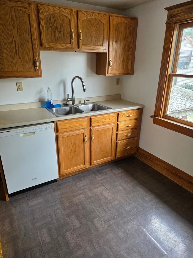 688 Minnesota Ave, Unit Len