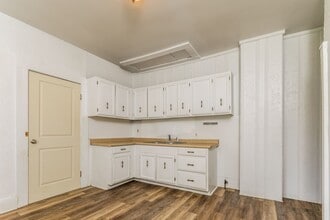 215-217-217 Warren Dr in Springfield, OH - Building Photo - Building Photo