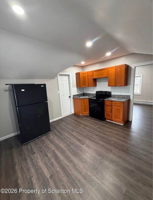 39 W Ridge St in Nanticoke, PA - Building Photo - Building Photo