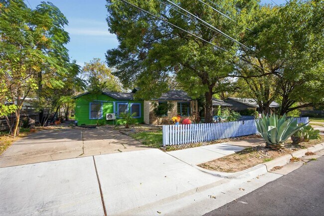 1706 E 38th 1/2 St in Austin, TX - Building Photo - Building Photo