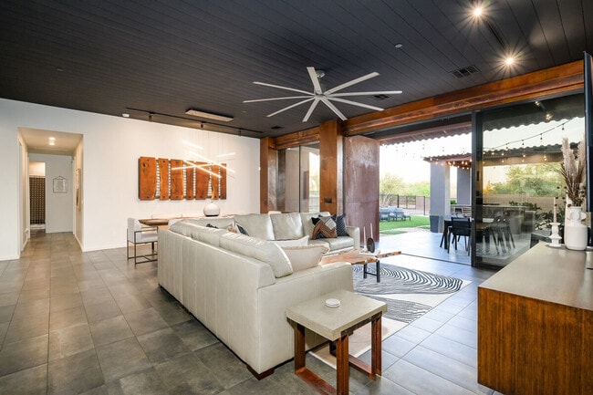 31500 N 49th Way in Cave Creek, AZ - Building Photo - Building Photo