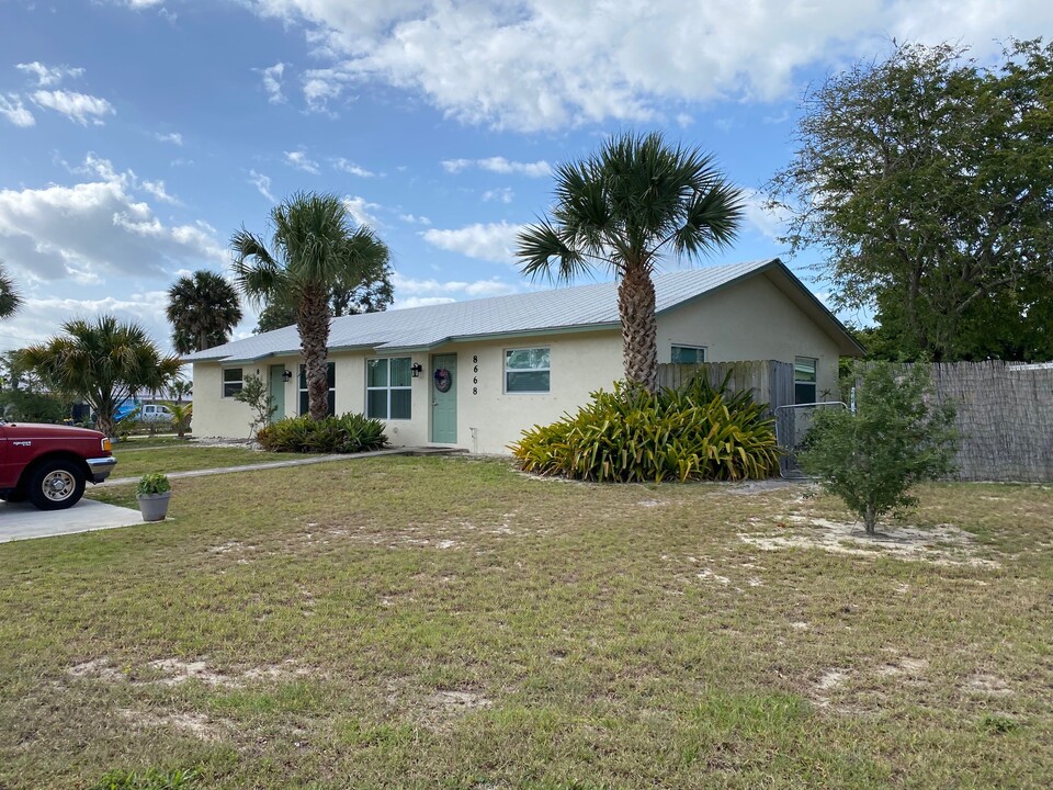 8668 SE Hobe Ridge Ave in Hobe Sound, FL - Building Photo