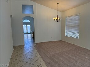 7704 Kasmere Falls Dr in Las Vegas, NV - Building Photo - Building Photo