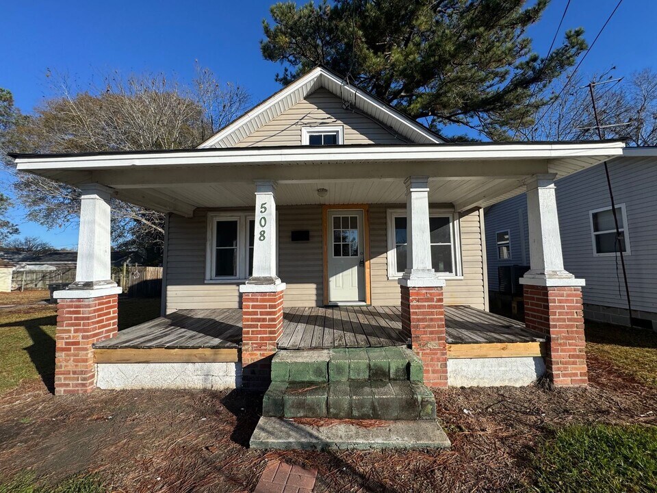 508 Bank St in Elizabeth City, NC - Building Photo