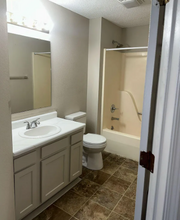954 Boston Way-Unit -1 in Coralville, IA - Building Photo - Building Photo