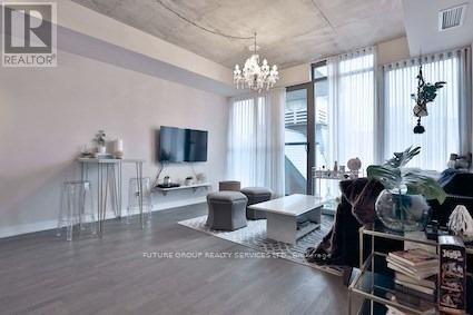 560-560 King St W in Toronto, ON - Building Photo - Building Photo