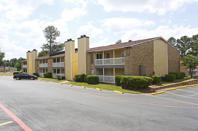 Huntington Hills Apartments in Longview, TX - Building Photo - Building Photo