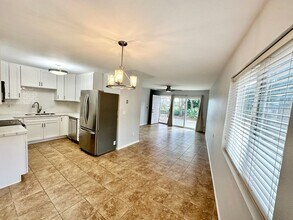 5725 Linda Vista Rd in San Diego, CA - Building Photo - Building Photo