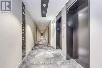 720 Whitlock Ave in Milton, ON - Building Photo - Building Photo