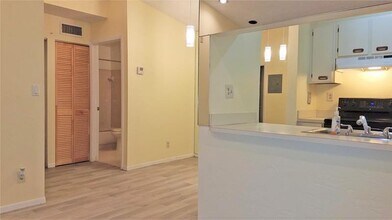 9466 Boca Cove Cir in Boca Raton, FL - Building Photo - Building Photo