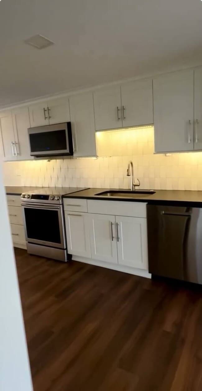 property at 4811 91st St