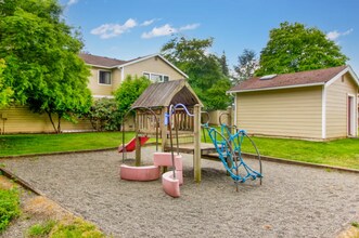 Fairway Lane Apartments in Bremerton, WA - Foto de edificio - Building Photo