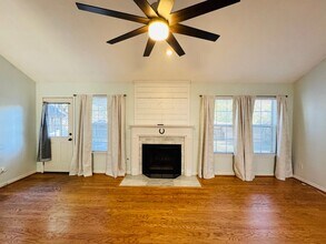 142 Appomatox Dr in Daphne, AL - Foto de edificio - Building Photo