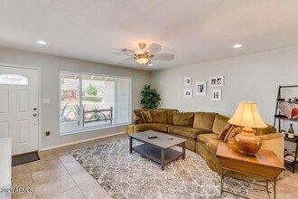 8007 E Monte Vista Rd in Scottsdale, AZ - Building Photo - Building Photo