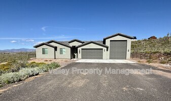 1680 W Lazy K Ranch Rd in New River, AZ - Building Photo
