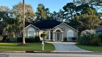204 Cardinal Cir W in St. Marys, GA - Building Photo
