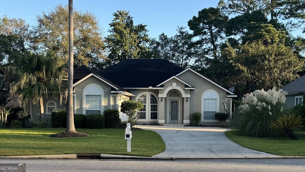 204 Cardinal Cir W in St. Marys, GA - Building Photo