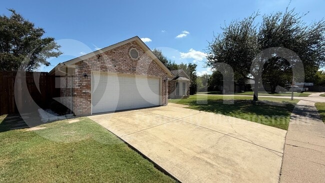 6619 Running Creek Dr in Arlington, TX - Building Photo - Building Photo