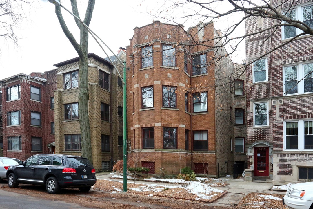 6648 N Newgard Ave in Chicago, IL - Building Photo