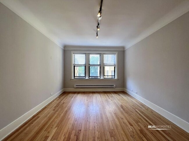 2323 N Rockwell St in Chicago, IL - Building Photo - Building Photo