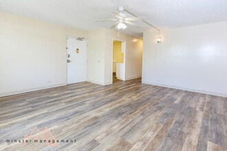 98-1032-1032 Moanalua Rd in Aiea, HI - Building Photo - Building Photo