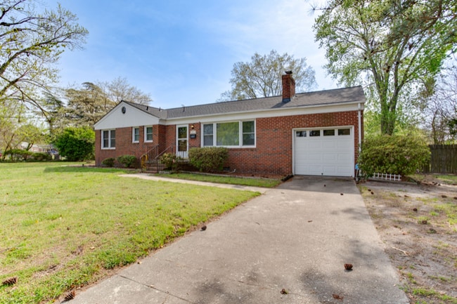 45 St Albans Dr in Hampton, VA - Foto de edificio - Building Photo